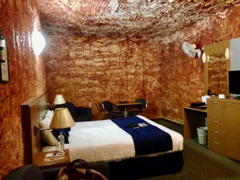 A-Cave-Like-Hotel-Room-in-Coober-Pedy-in-the-Australian-Outback