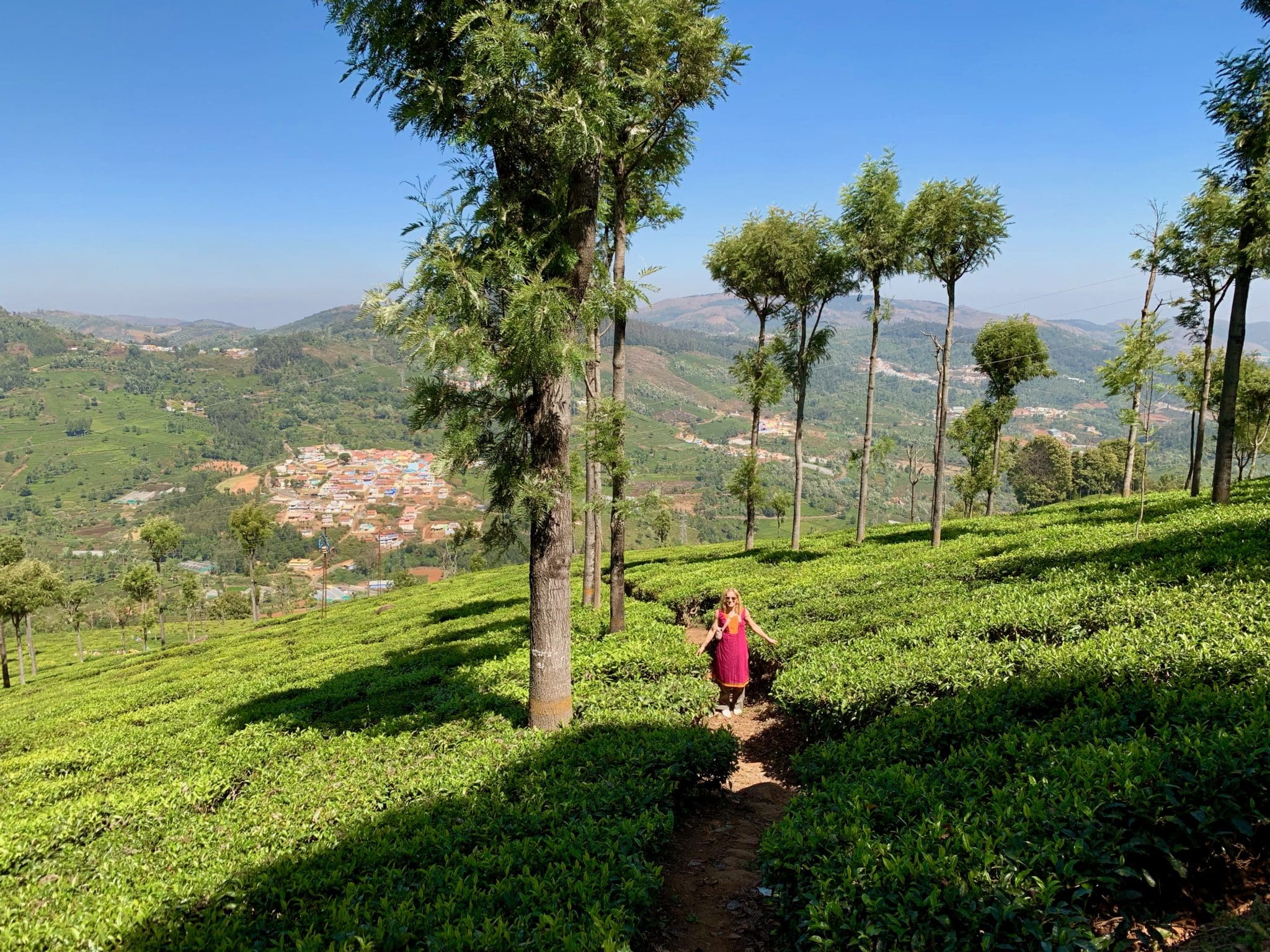 Beautiful Landscapes Ooty Mountains Green Cover Rocks Clear Cloudy Sky  Stock Photo by ©albinraj2590@gmail.com 582170730