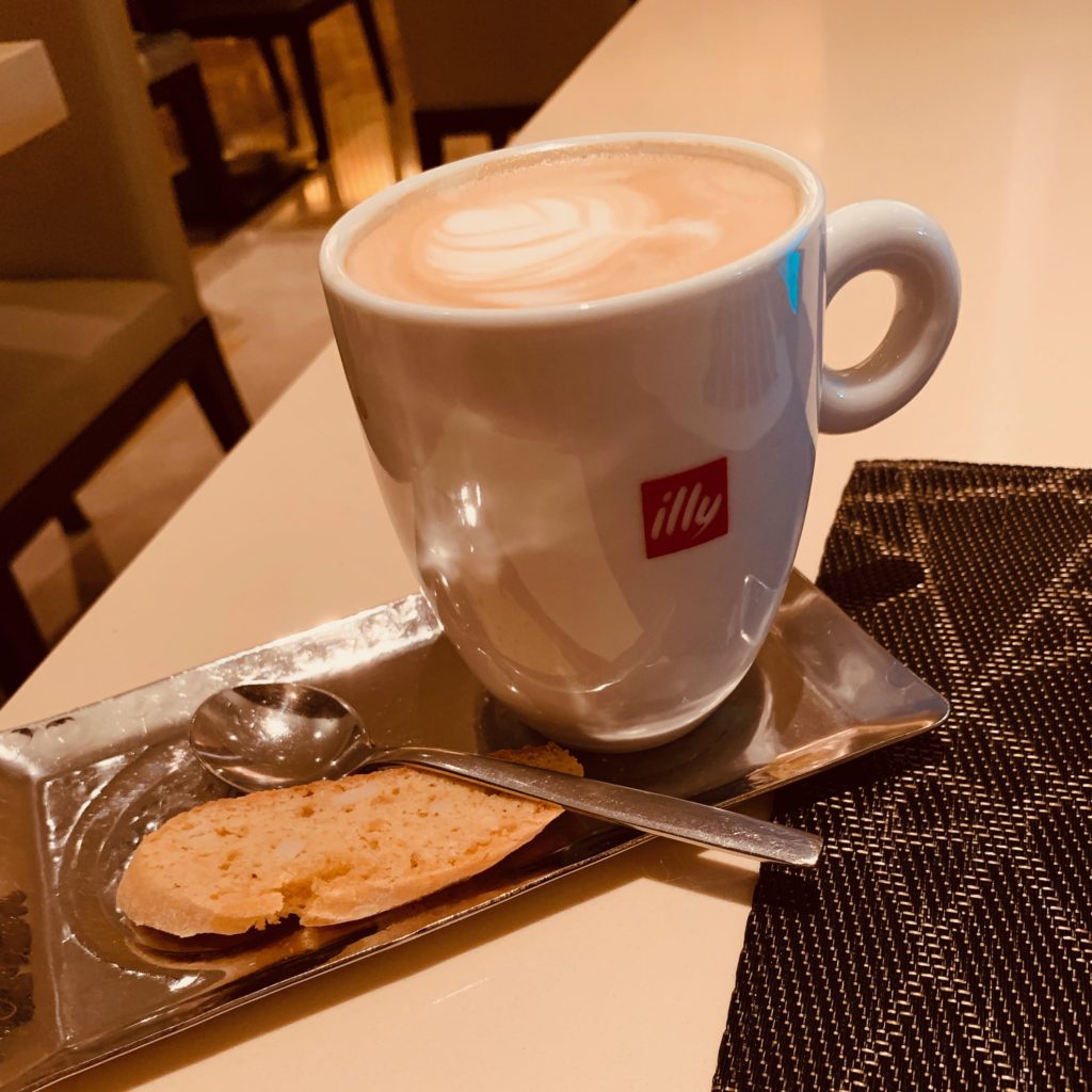 best-coffee-in-chiang-mai-latte-in-le-meridien