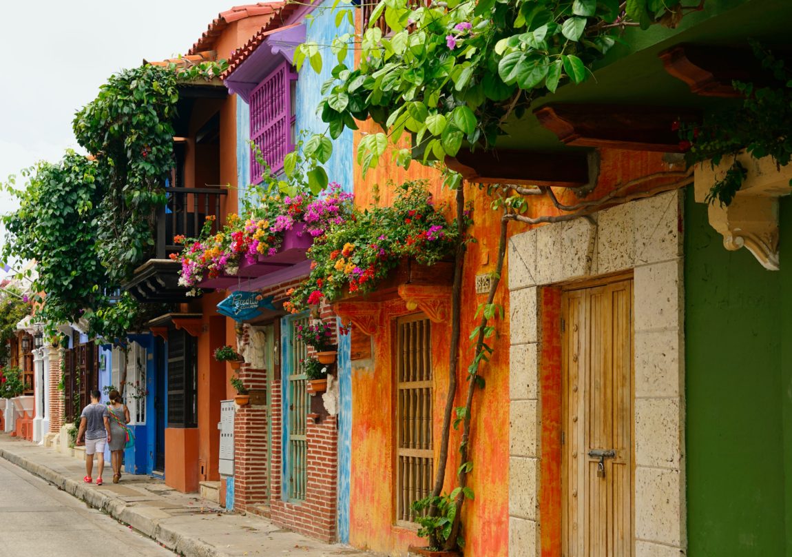cartagena-travel-guide-colorful-street-in-the-old-city