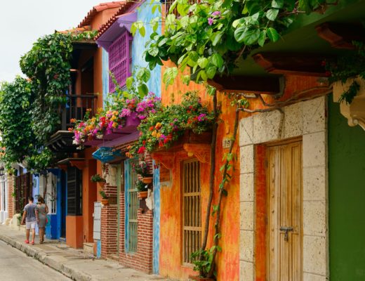 cartagena-travel-guide-colorful-street-in-the-old-city