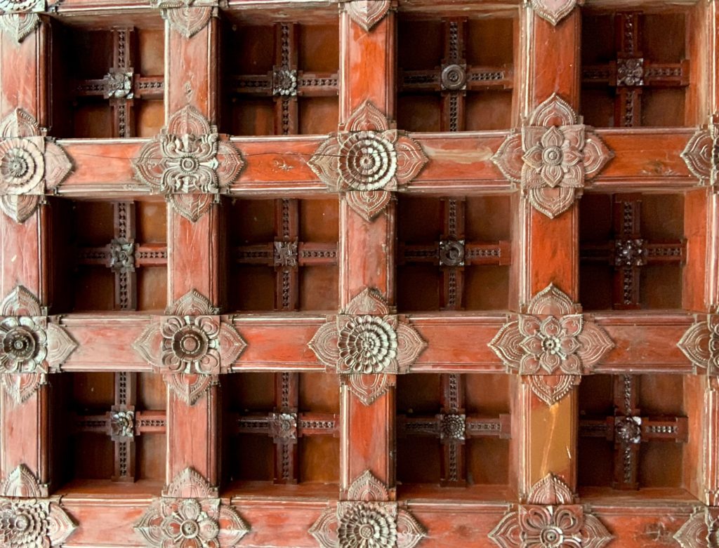near-kanyakumari-india-Padmanabhapuram-Palace-wood-carving-in-ceiling