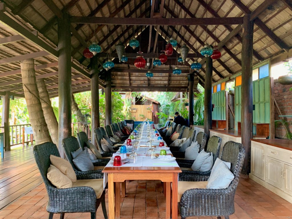 a-long-table-at-manda-de-laos-at-maison-dalabua-in-luang-prabang