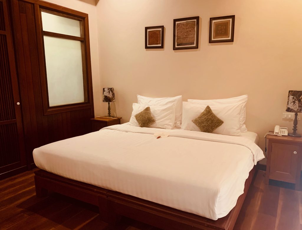 bedroom-grand-deluxe-room-at-maison-dalabua-in-luang-prabang