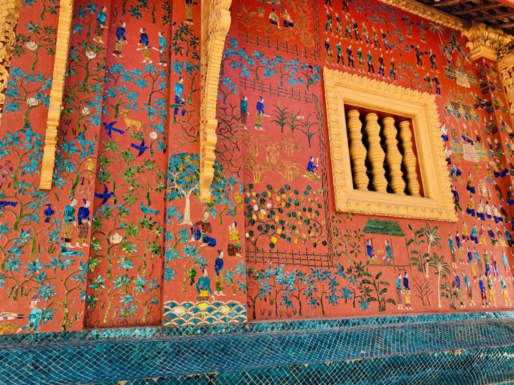 details-at-the-Wat-Xiang-Thong-temple-in-luang-prabang