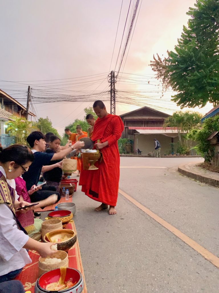 things-to-do-in-luang-prabang-giving-alms-to-buddhist-monks