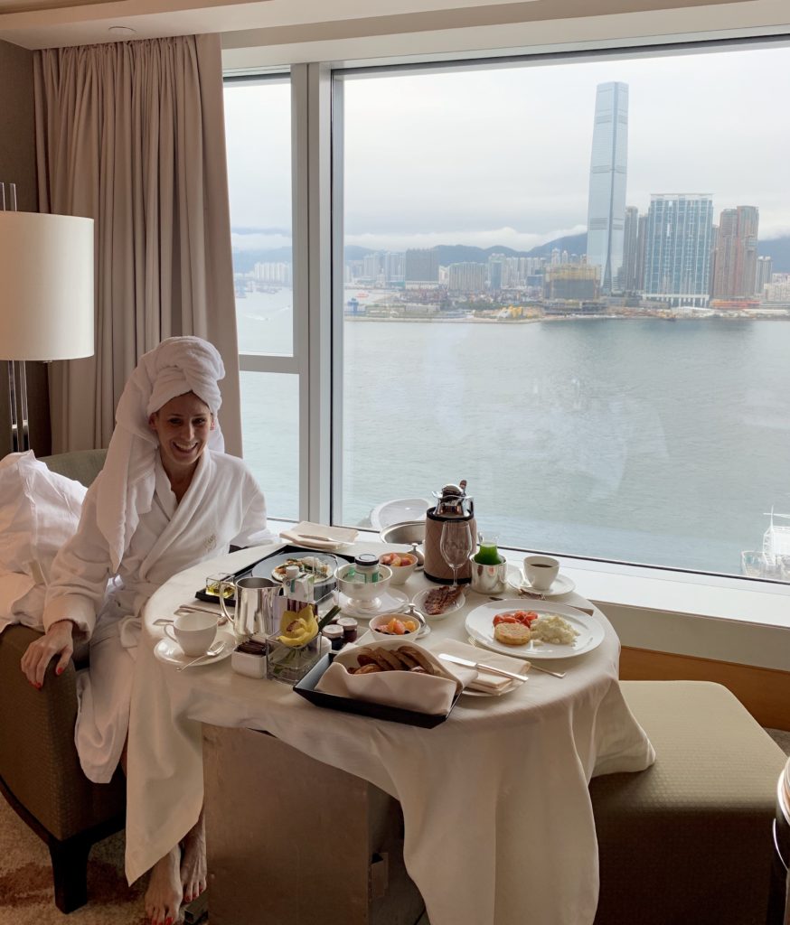 breakfast-with-a-view-at-the-four-seasons-hong-kong