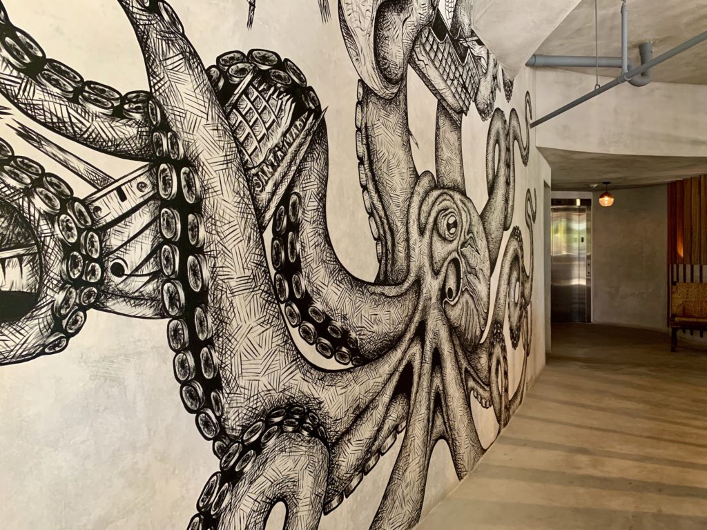el-blok-hotel-vieques-octopus-mural