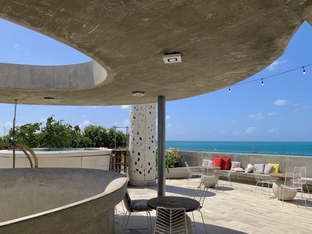 hotel-review-el-blok-vieques-rooftop-lounge