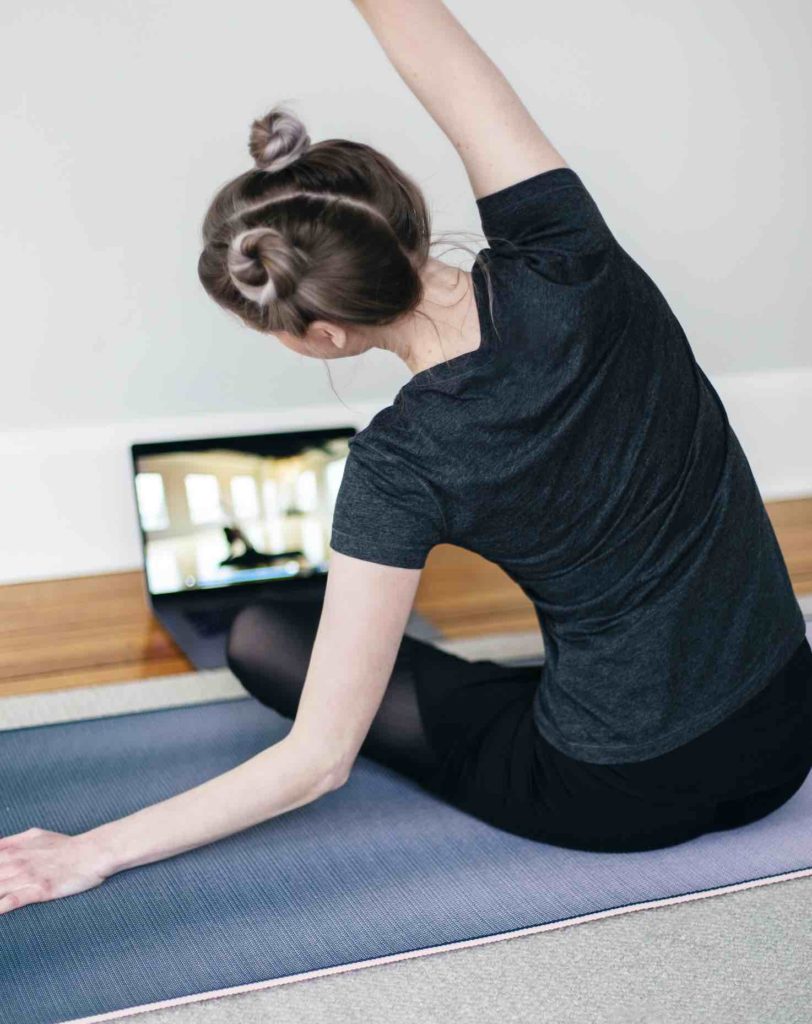 how-to-exercise-at-home-take-online-fitness-classes