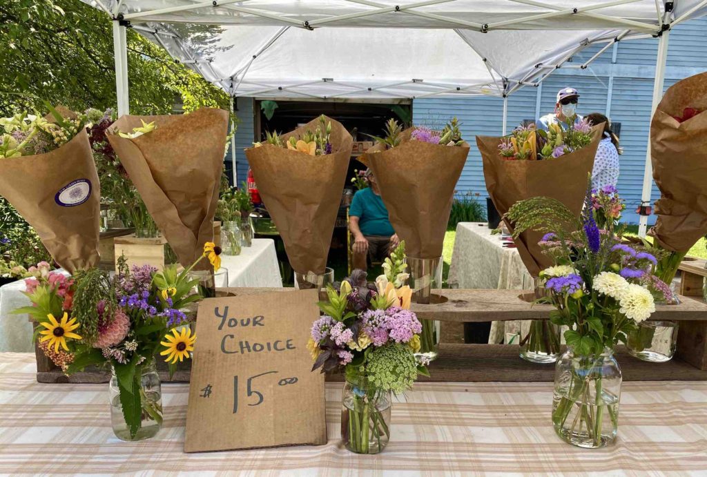 flowers-at-livingston-manor-farmers-market-catskills-new-york