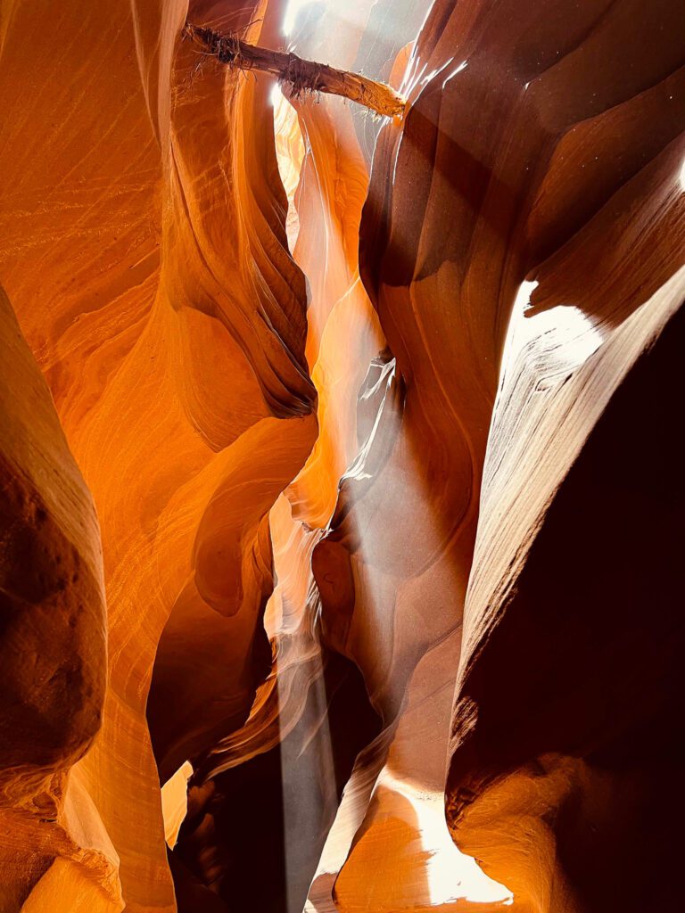 light-beams-upper-antelope-canyon