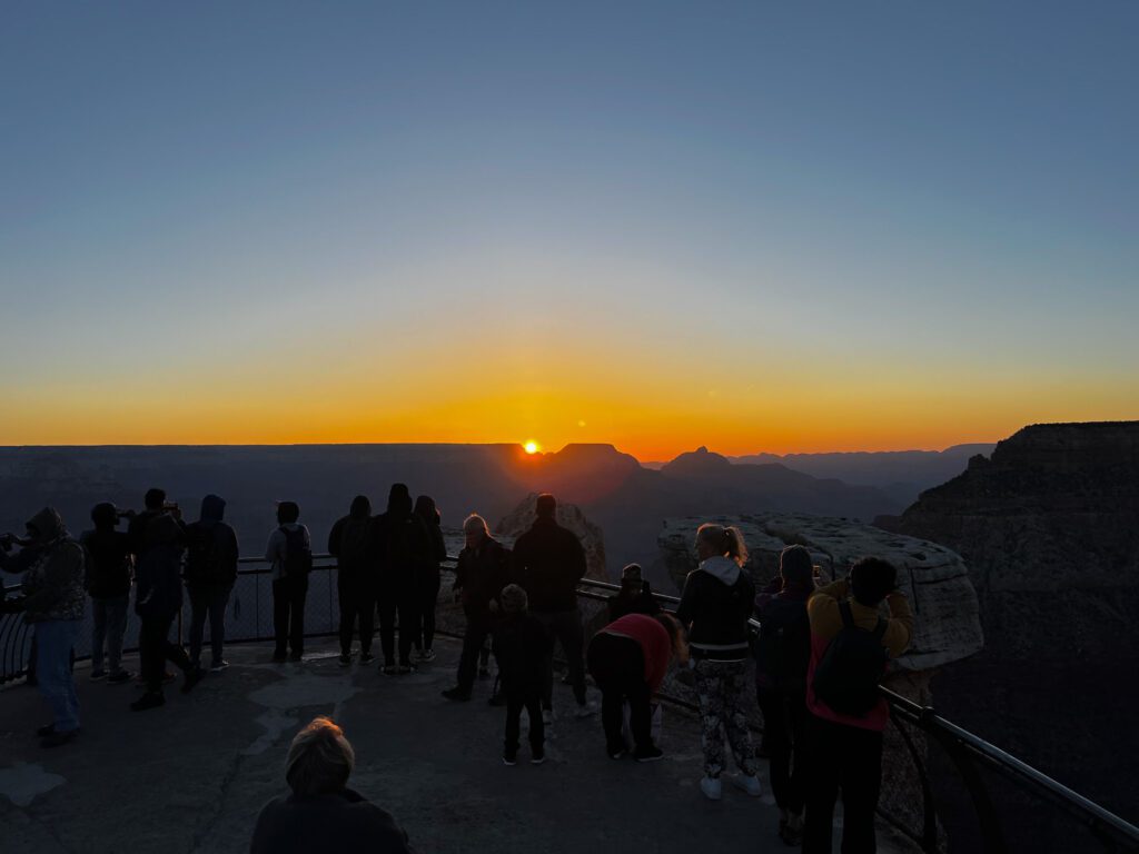 sunrise-at-the-grand-canyon-mather-point